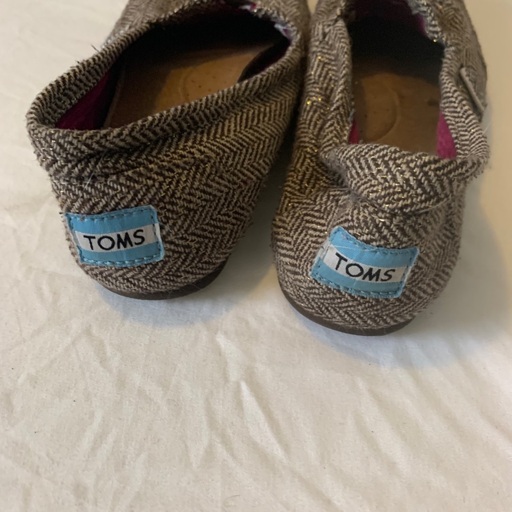 Toms shoes sz 7W